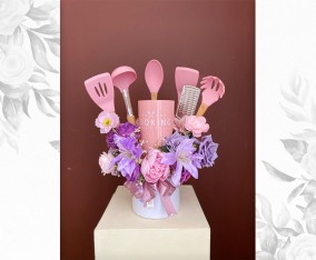 2025 HAMPERS FLORIST COOKING SET PINK